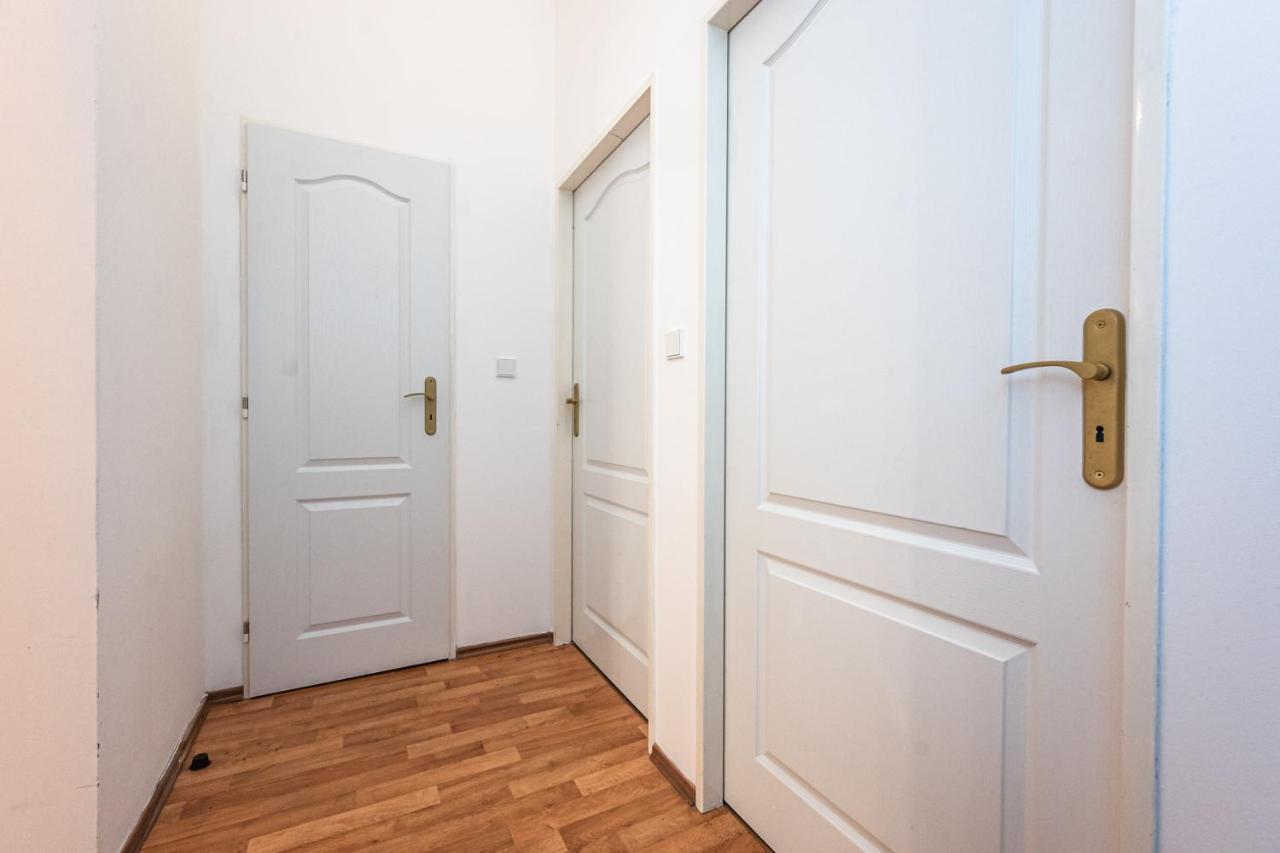 Apartment Lublanska 48 プラハ エクステリア 写真